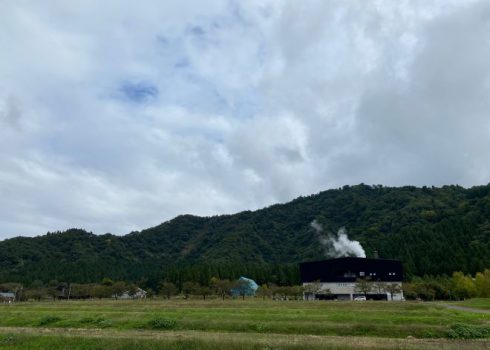 八海山しぼりて原酒 越後で候（青ラベル）瓶詰め