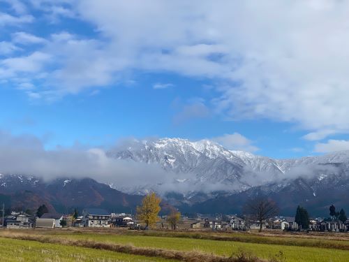 純米大吟醸 八海山しぼりたて原酒 越後で候 瓶詰め